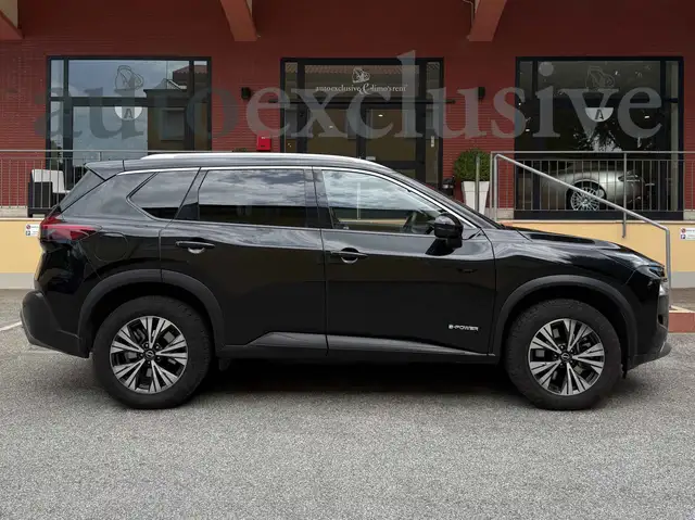Nissan X-Trail view 2