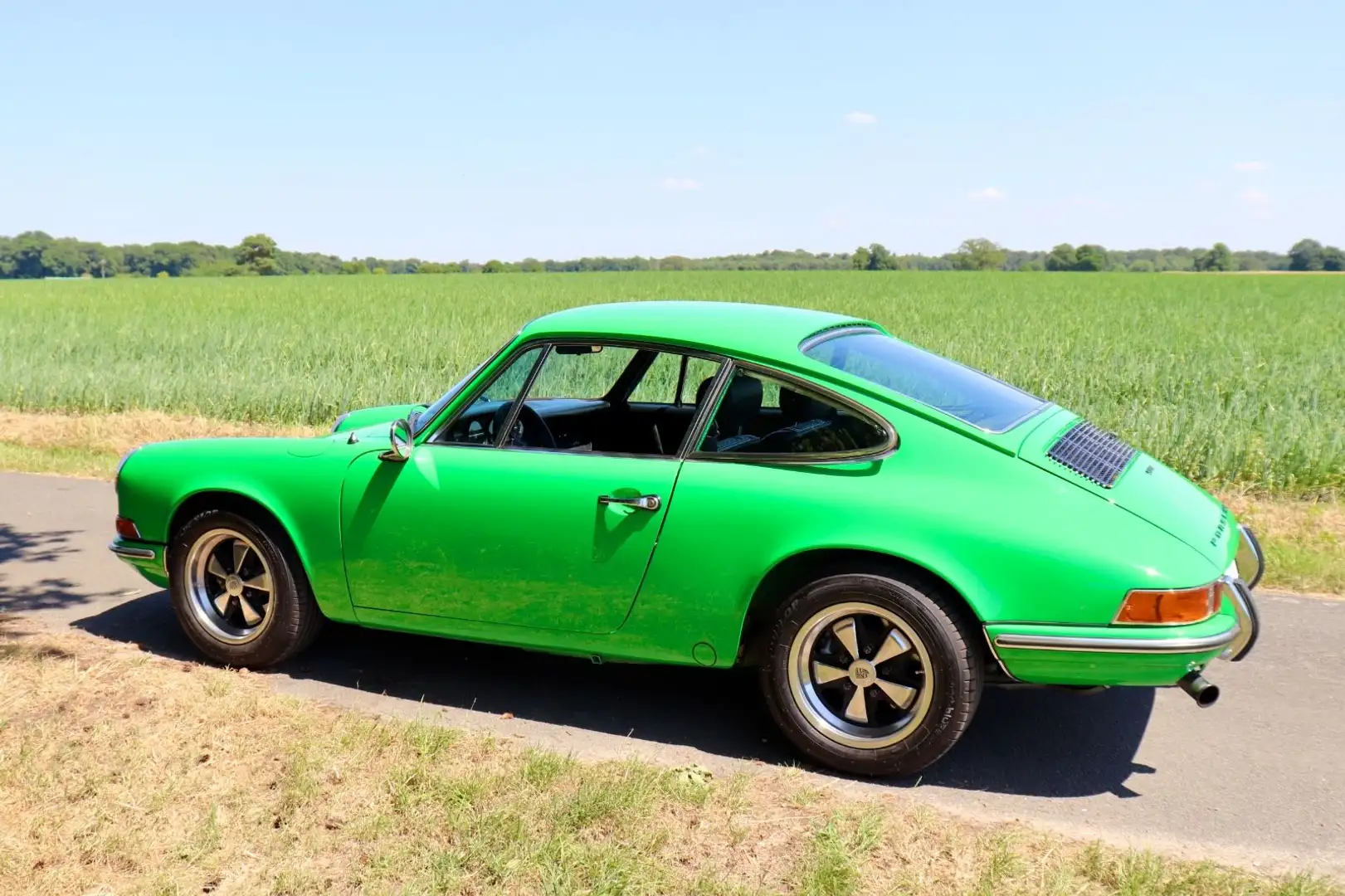 Porsche 911 T, 2,4, Ölklappe, Vipergrün, Vollrestauriert Groen - 2