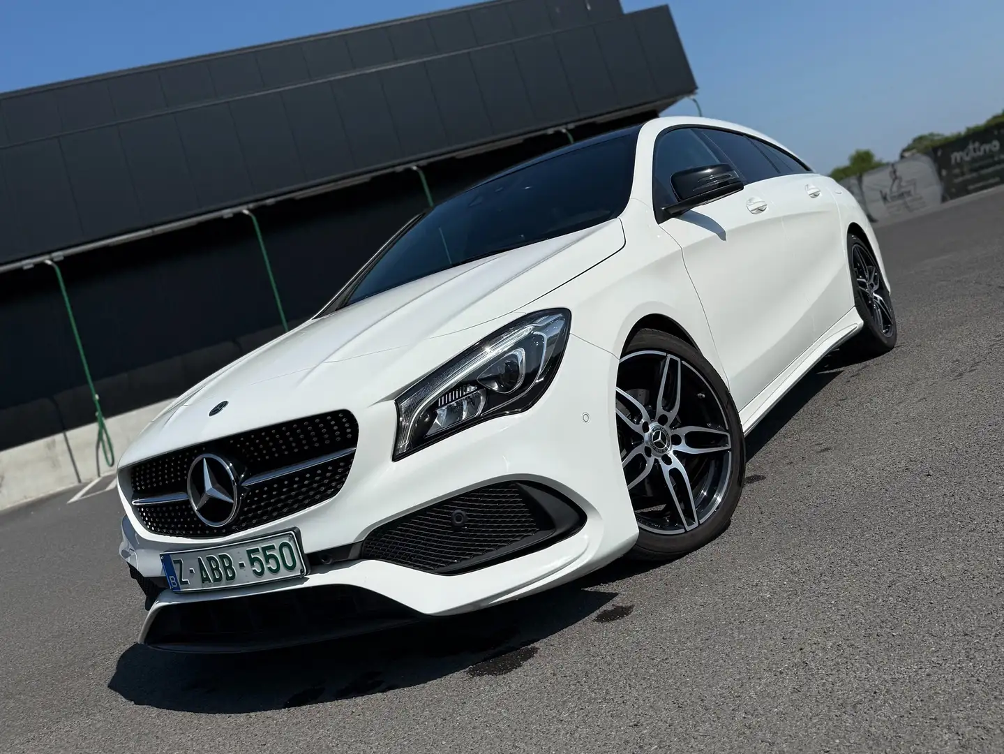 Mercedes-Benz CLA 180 AMG pack / Night pack / Pano dak / Apple Carplay Wit - 1