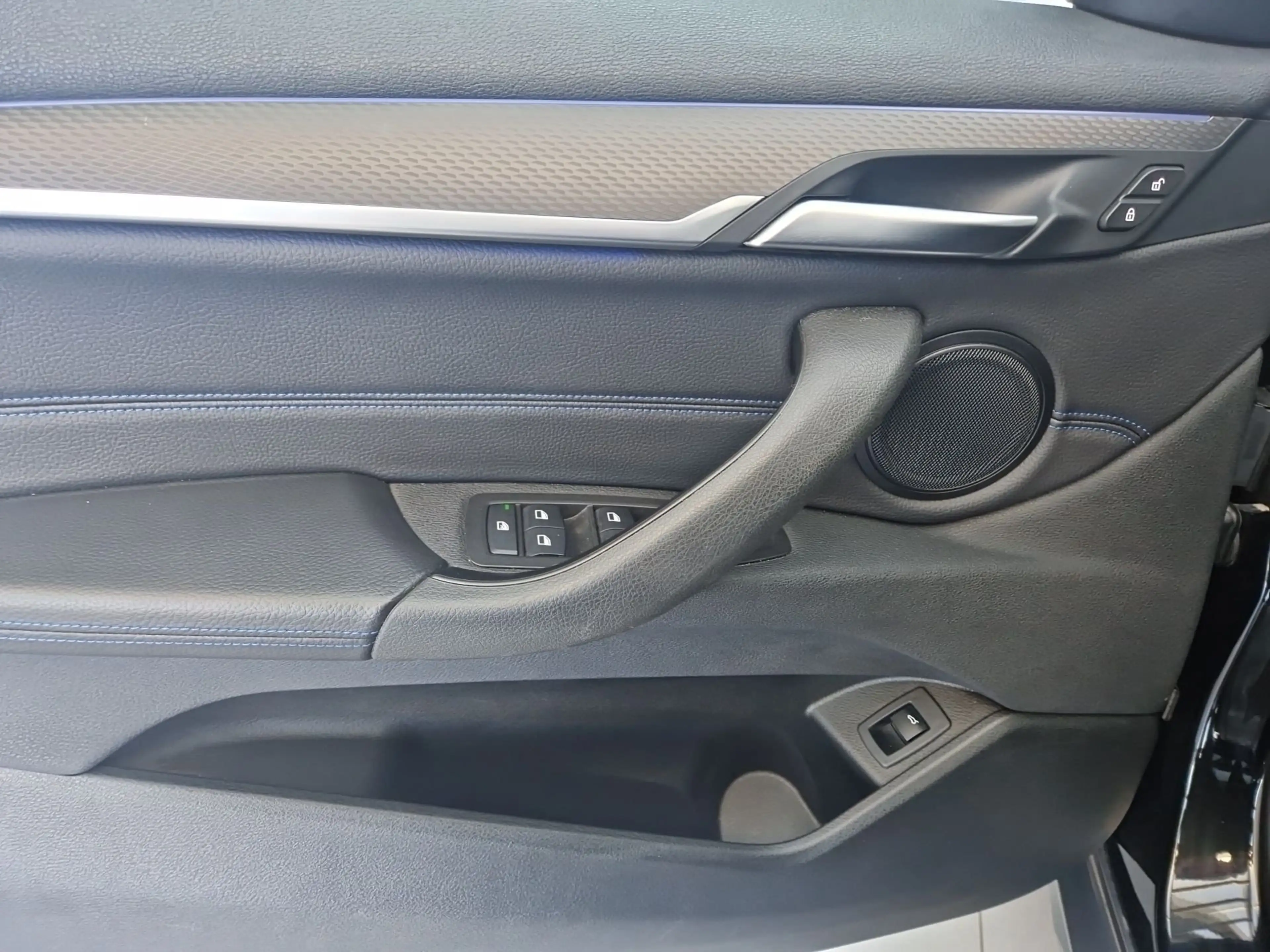 BMW X2 xDrive 18d KlimaA LM SoundSys — photo 15