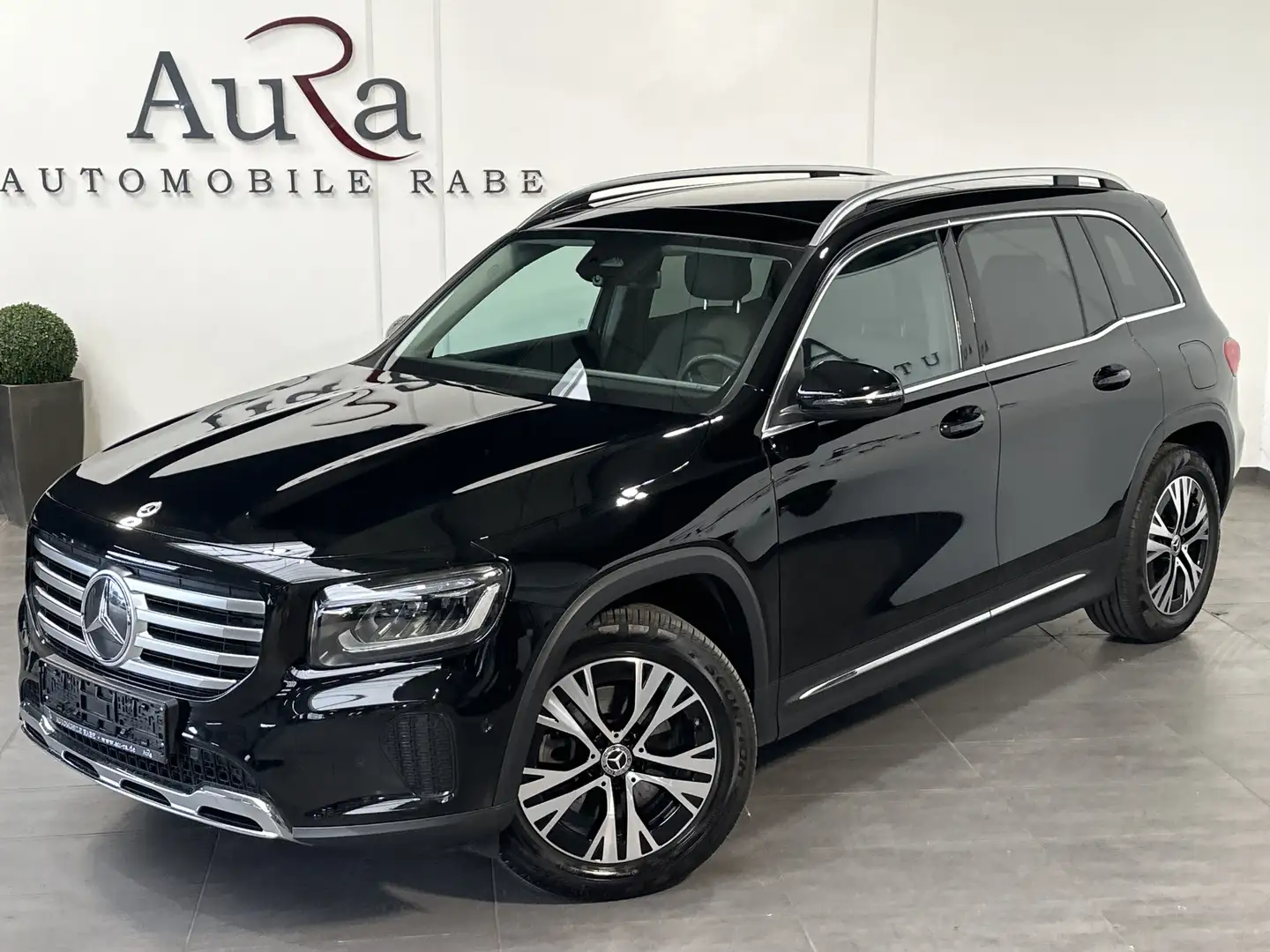 Mercedes-Benz GLB 200 Progressive NAV+LED+VCOCK+KAM+PANO+AHK Schwarz - 1