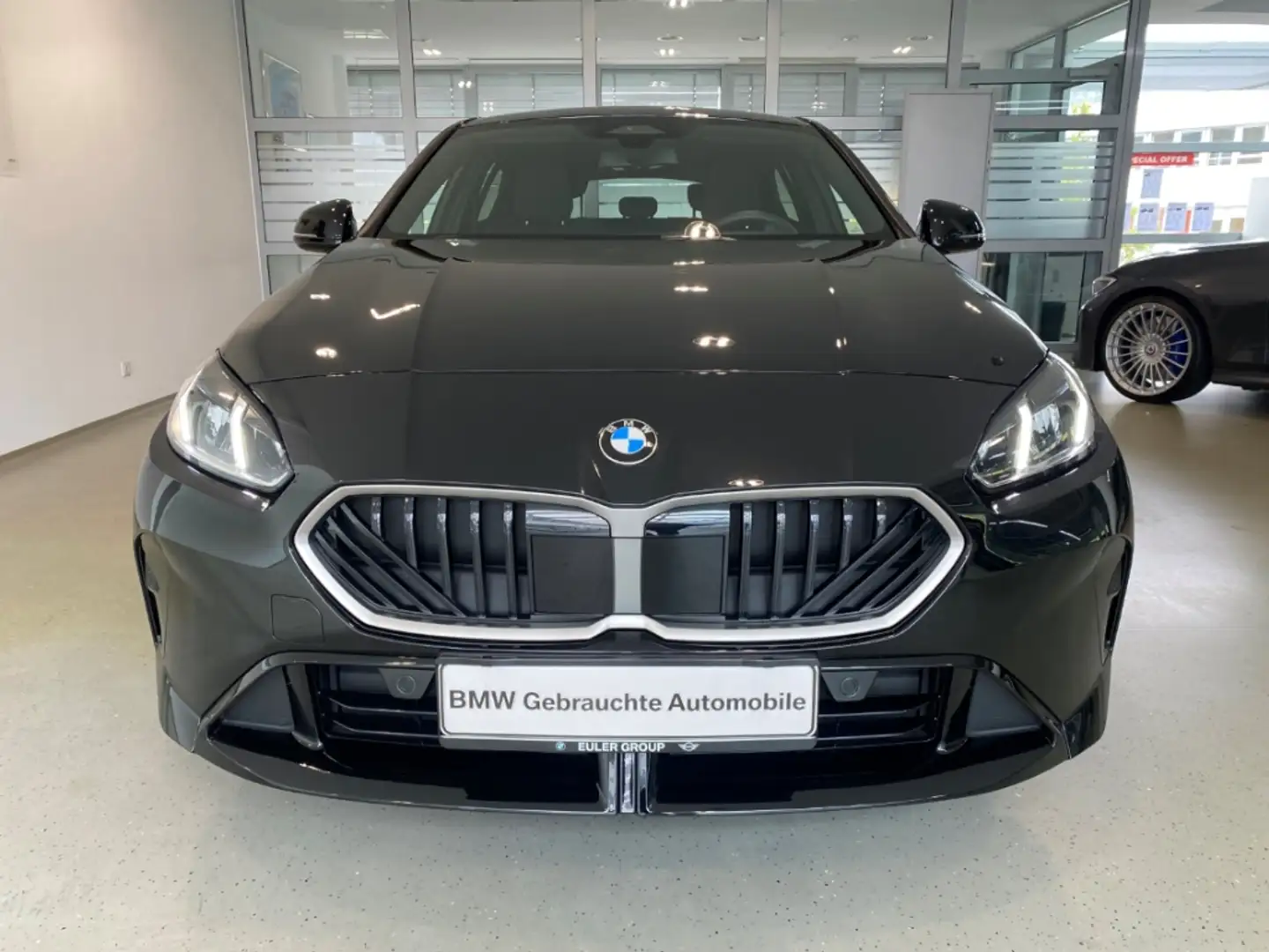 BMW 120 i M-Sport Sommer19'' PANO H/K Ad-M-Fahrw DA+ AG Pa Schwarz - 2