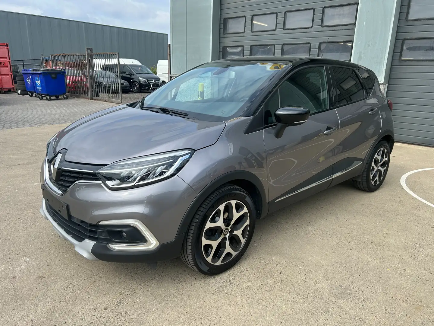 Renault Clio benzine met 66kw 5deurs airco navi cam enz Gris - 1