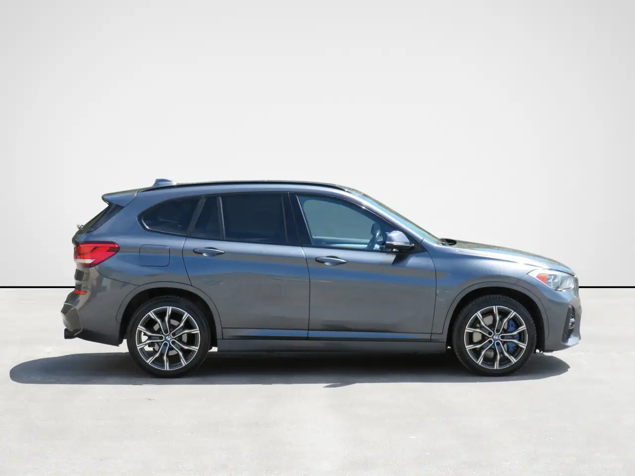 BMW X1 снимка BMW X1