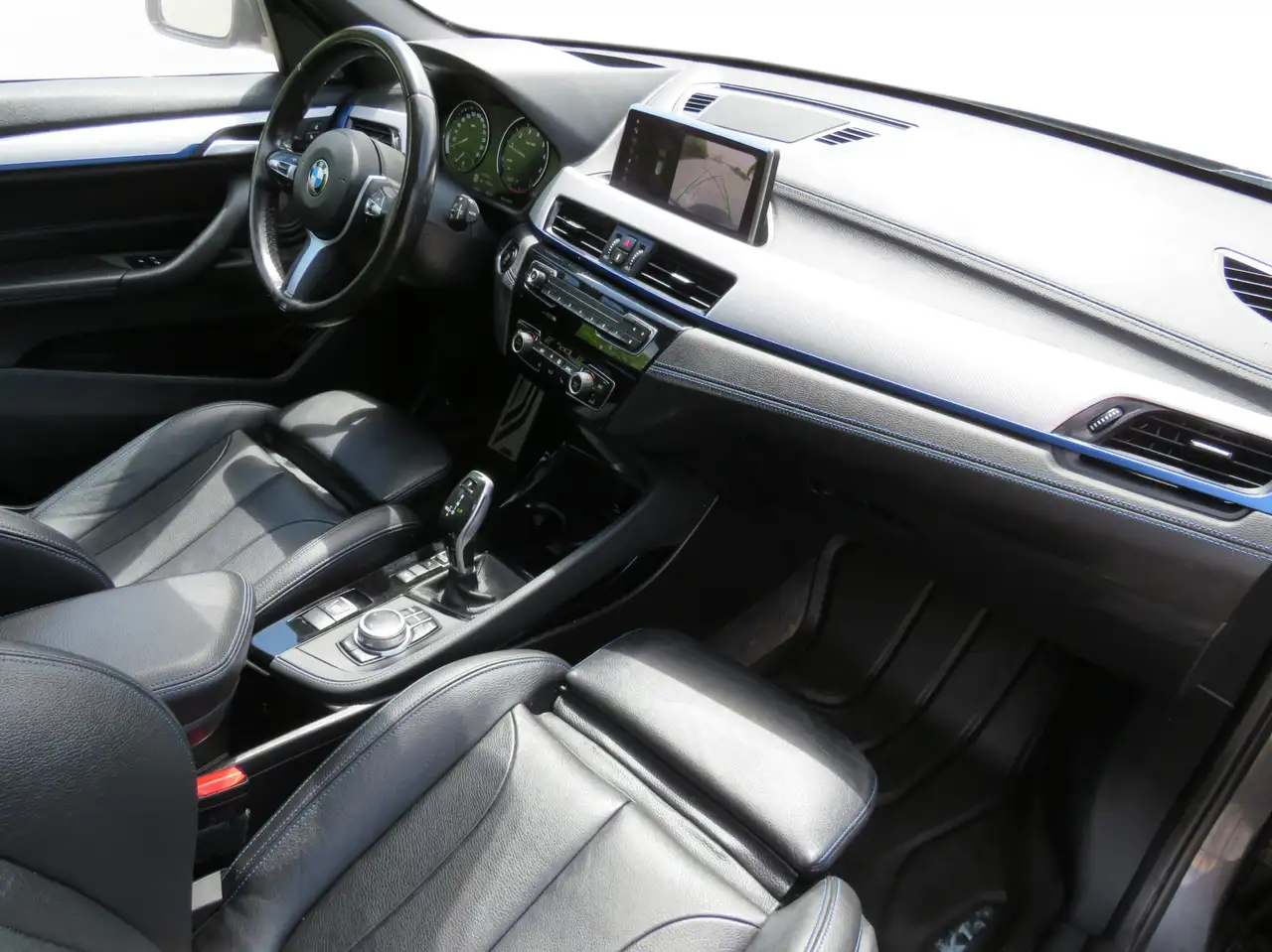 BMW X1 снимка BMW X1
