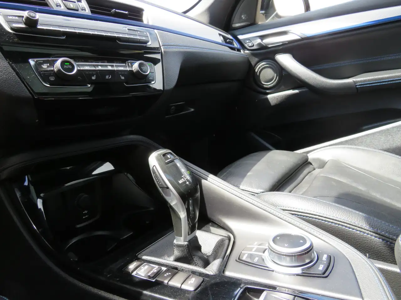 BMW X1 снимка BMW X1