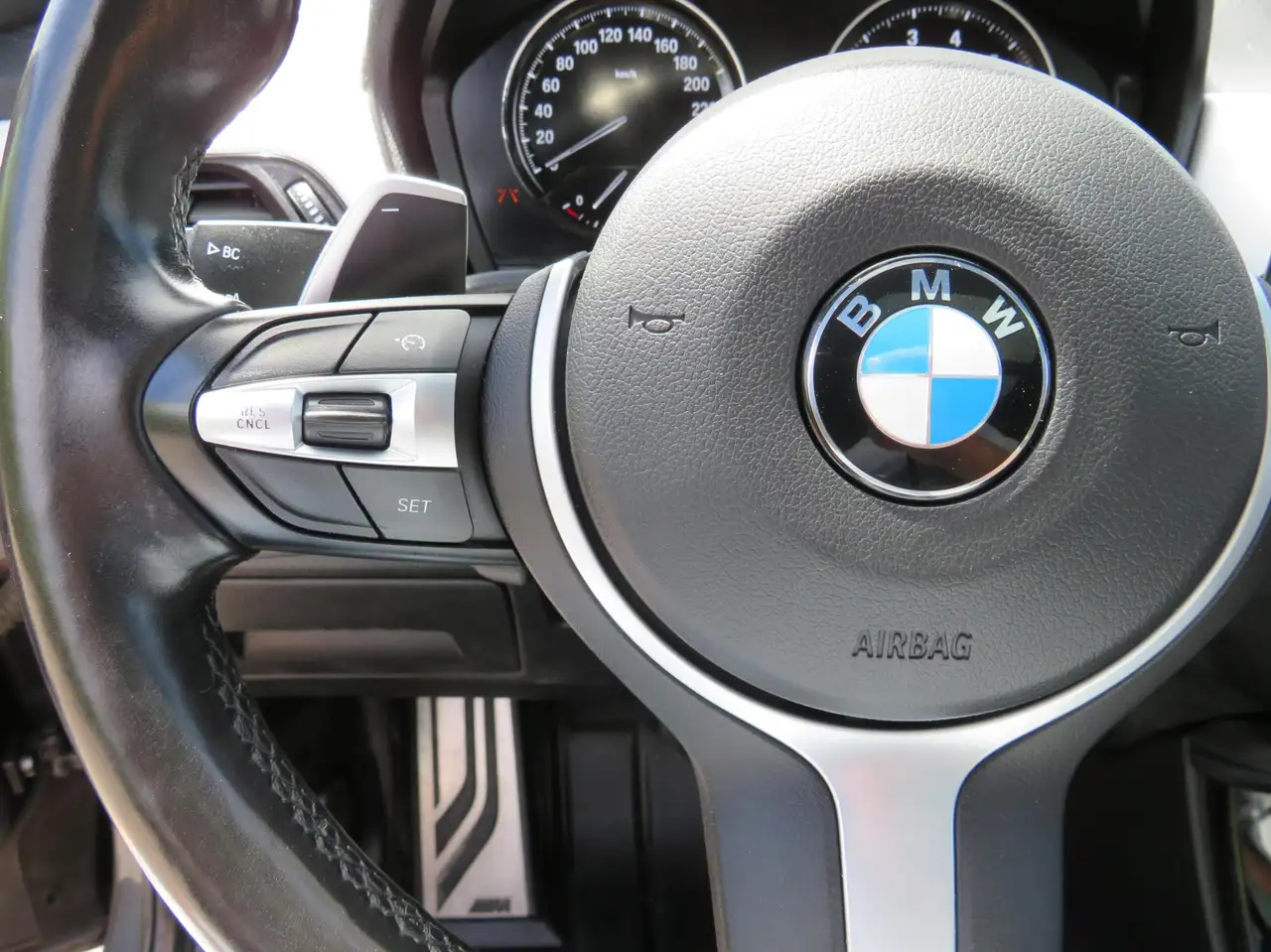 BMW X1 снимка BMW X1