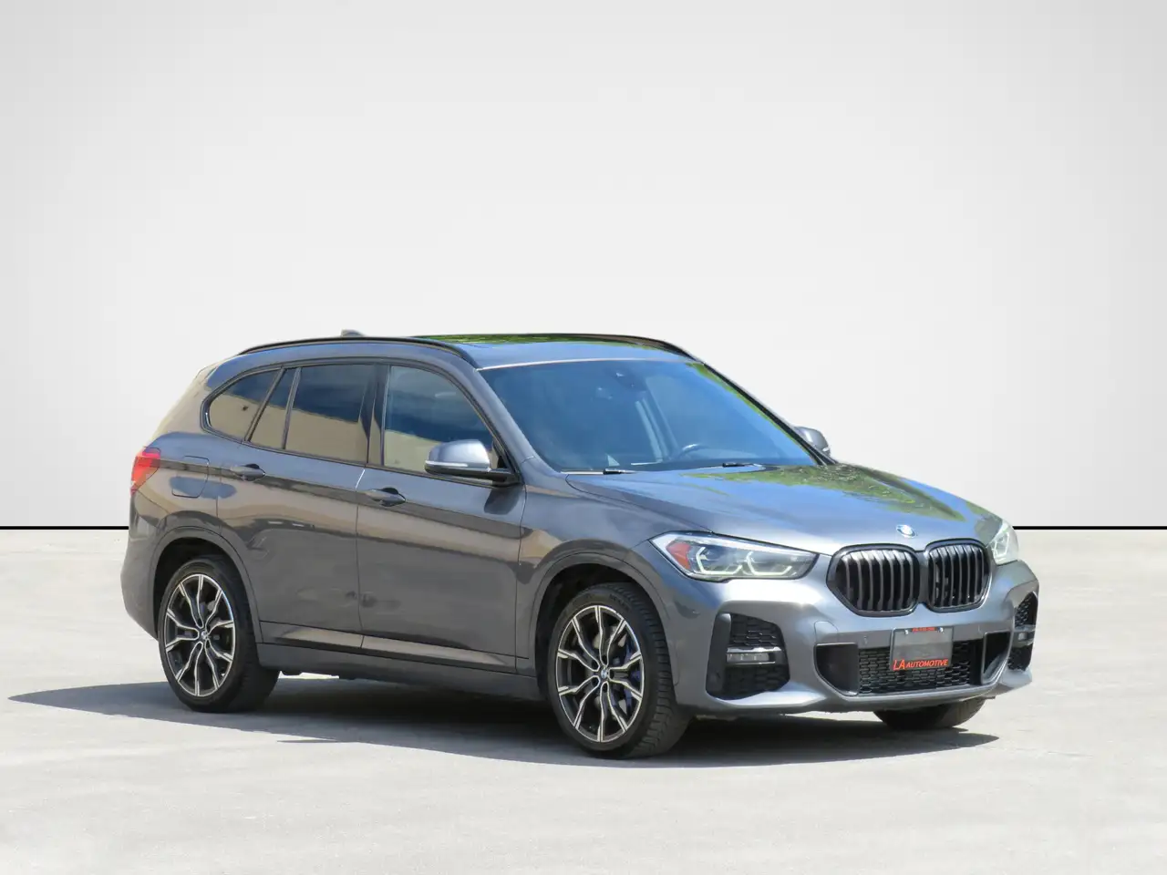 BMW X1 снимка BMW X1