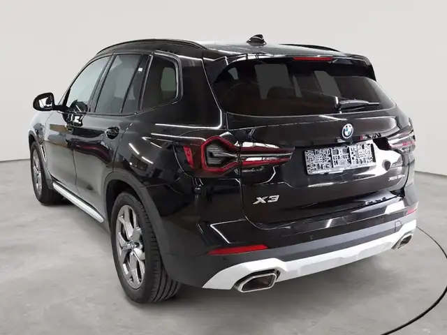 BMW X3 view 5