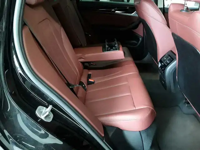 BMW X3 view 14