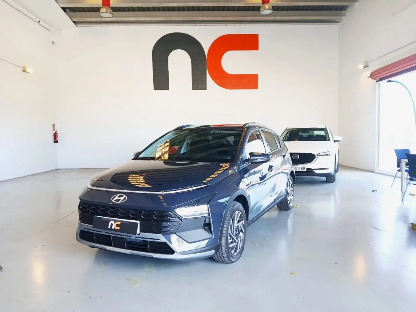 Hyundai BAYON 1.2 MPI Maxx Gris - 1