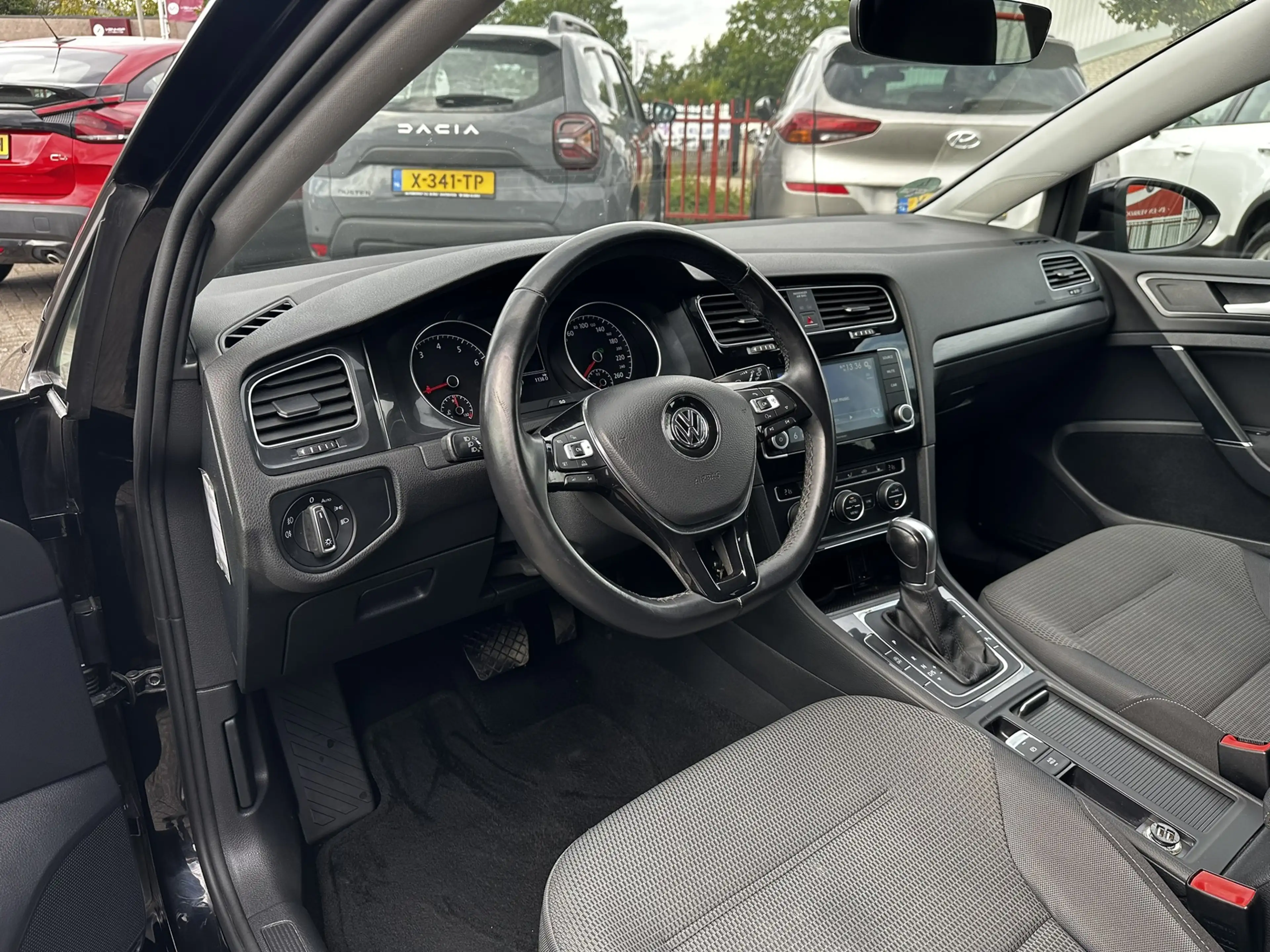 Volkswagen Golf 1.0 TSI Comfortline DSG | Cruise Control | Climate — photo 8