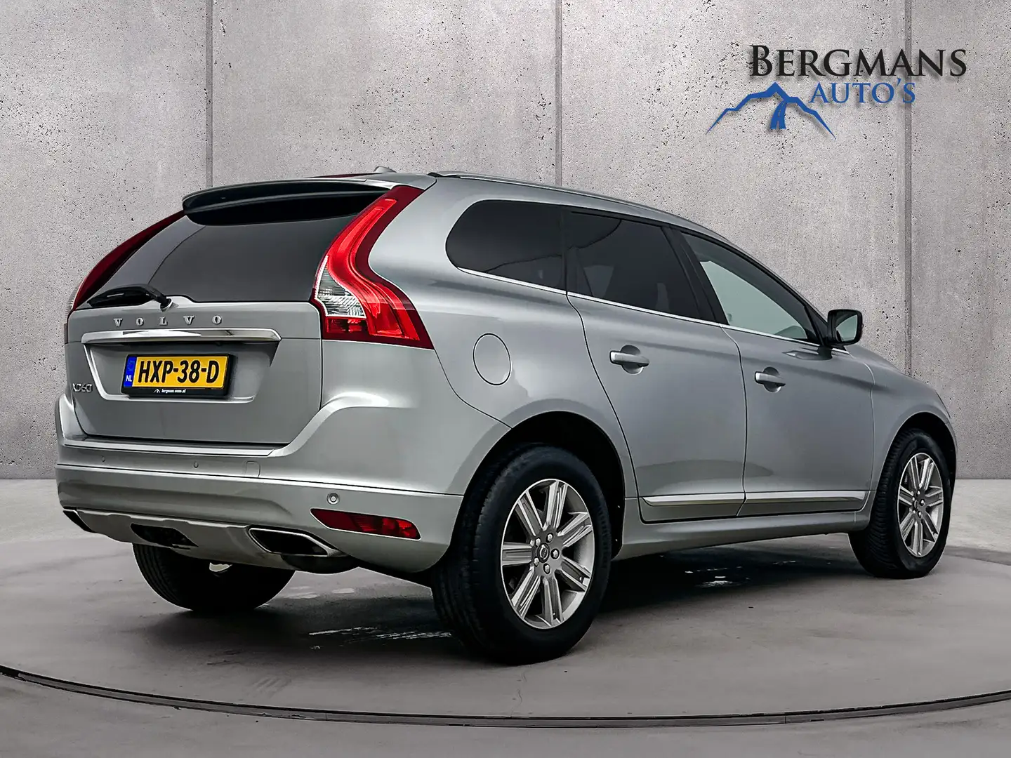 Volvo XC60 - 2.0 T5 FWD Ocean Race // TREKHAAK // DEALERONDER Gris - 2