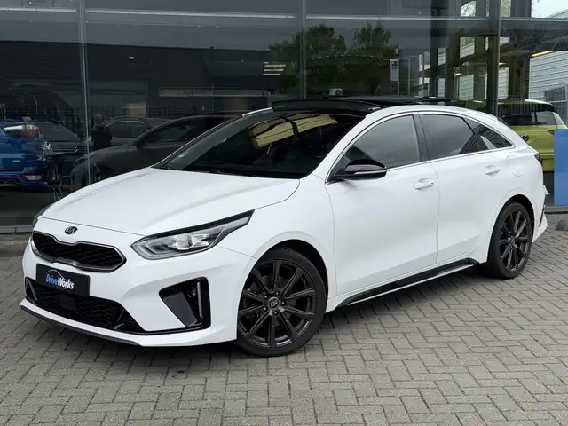 Kia ProCeed / pro_cee'd 1.4 T-GDI GT-Line | Panorama | Sportstoelen | DAB+