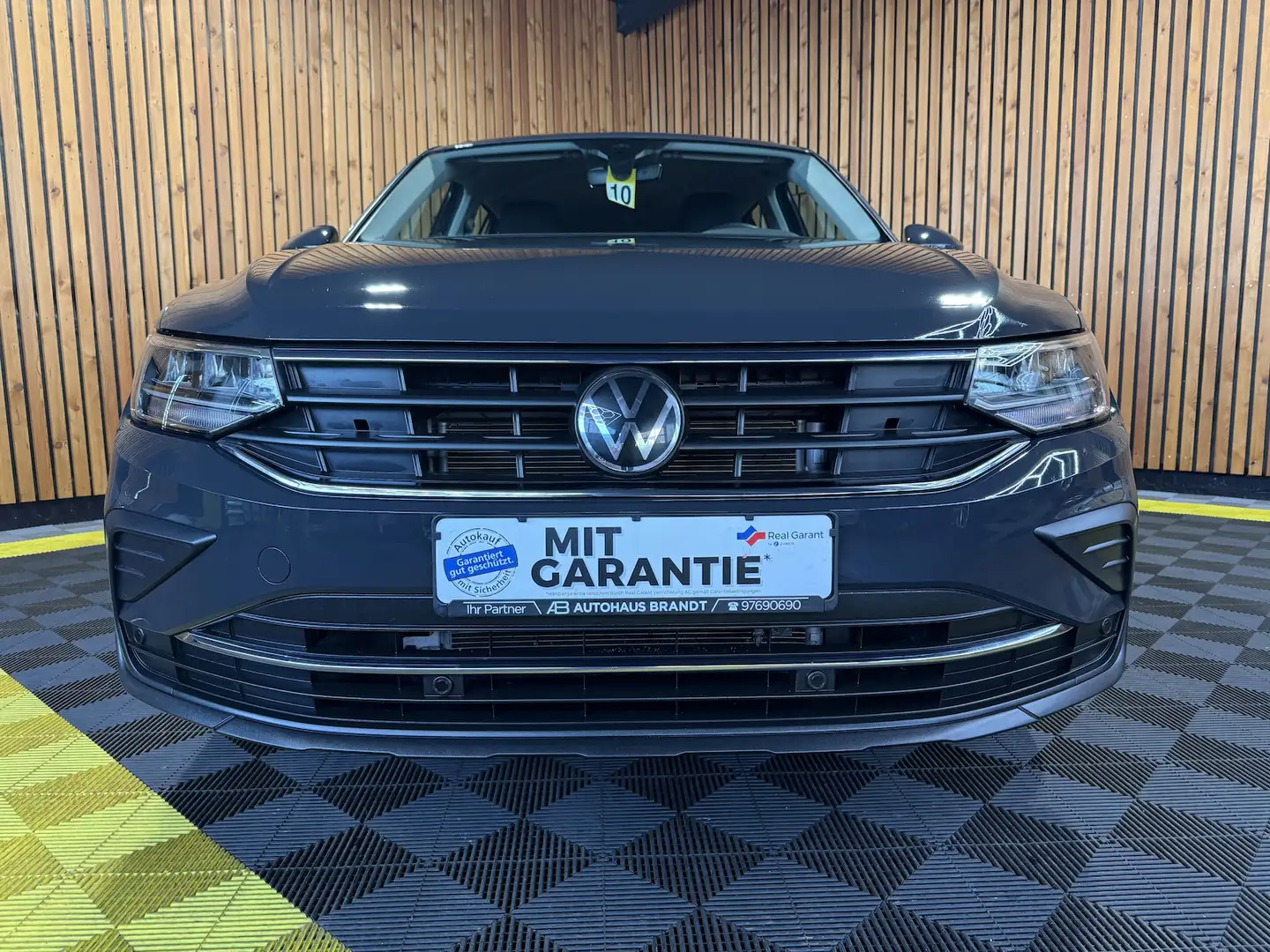 Volkswagen Tiguan 1,5 TSI Life DSG Navi*ACC*Kam*LED*Virtual Grau - 2