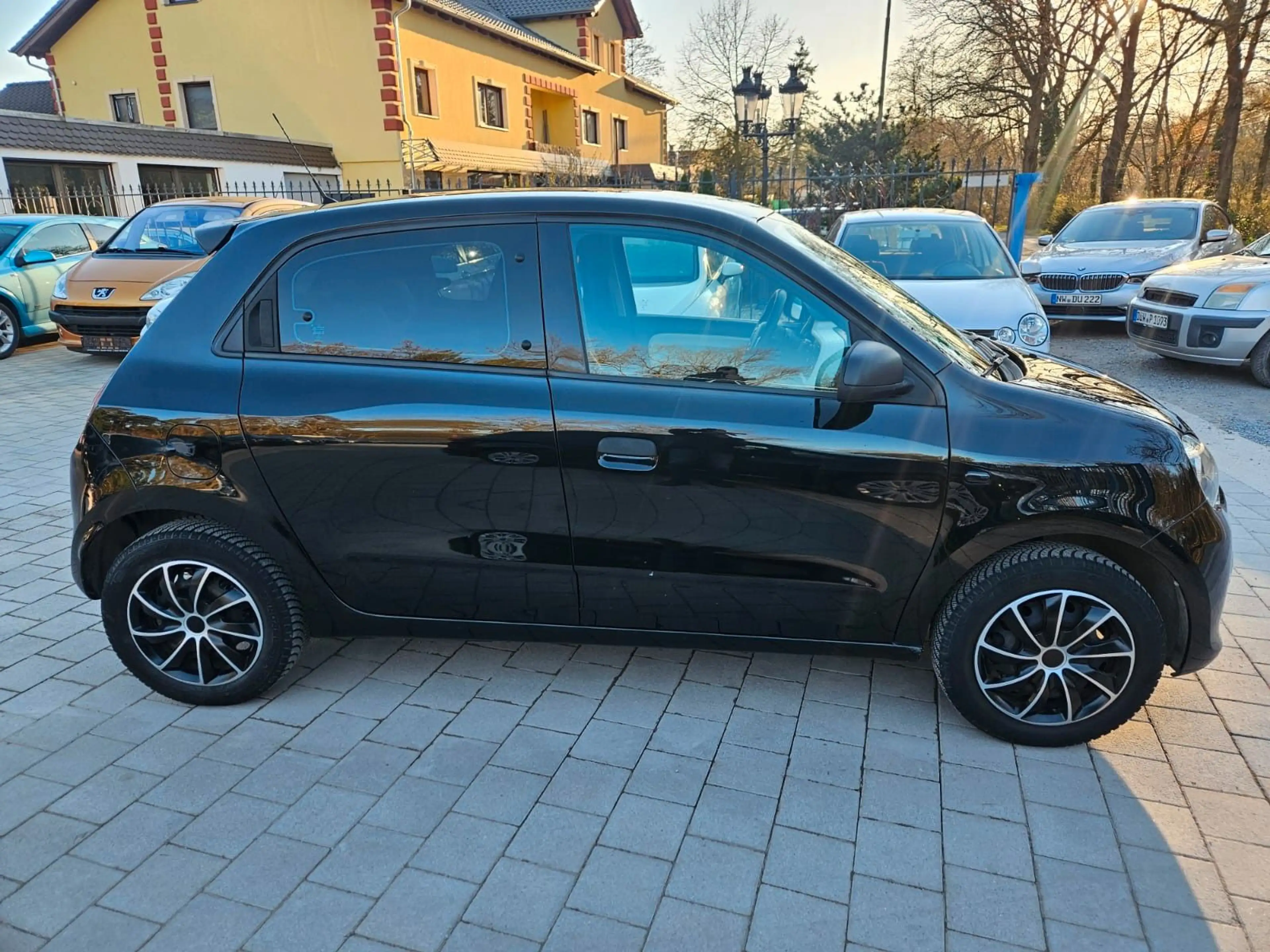 Renault Twingo Life — photo 6
