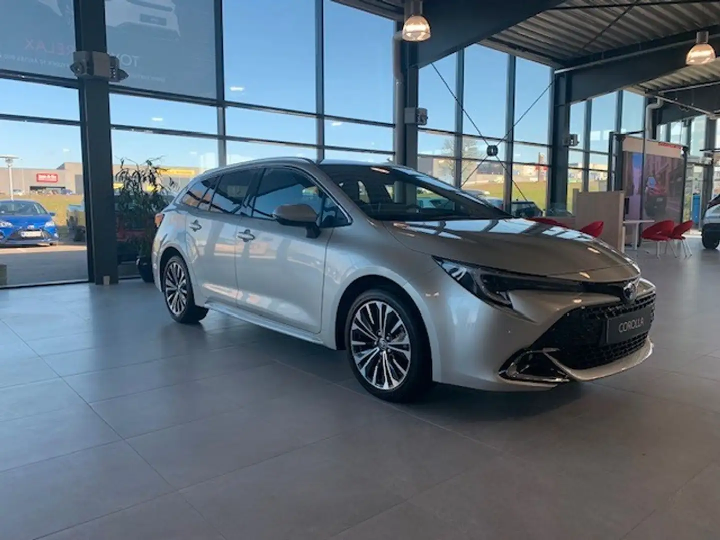 Toyota Corolla 1.8 Hybrid Touring Sports Style *LAGER* Silber - 1