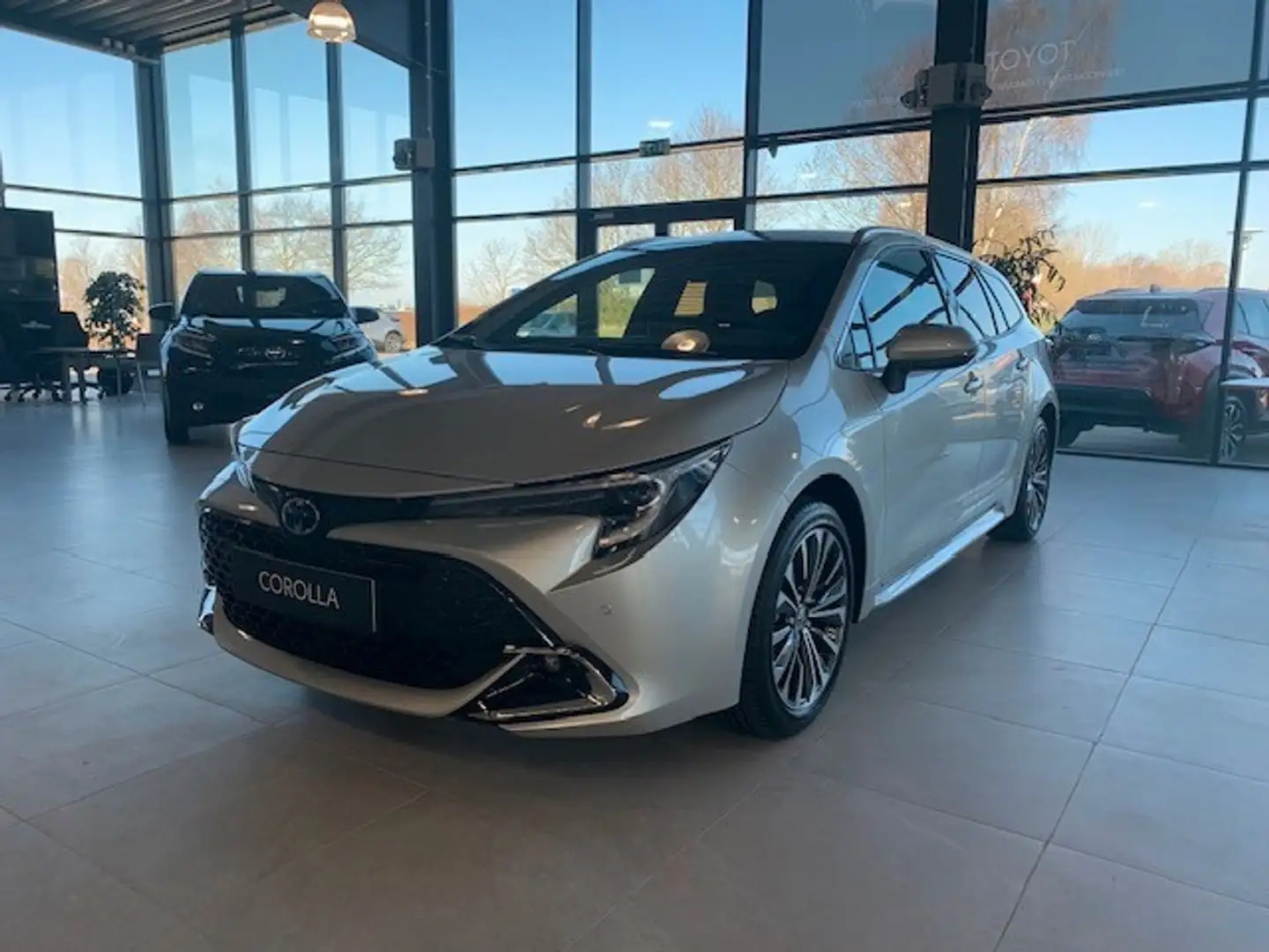 Toyota Corolla 1.8 Hybrid Touring Sports Style *LAGER* Silber - 2