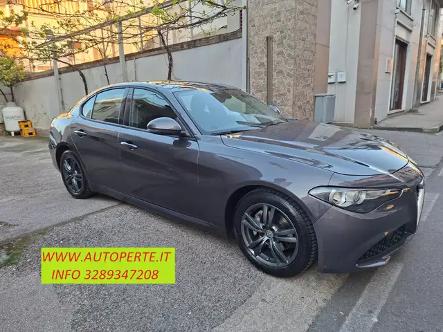 Alfa Romeo Giulia Giulia 2016 2.2 t Business 150cv auto