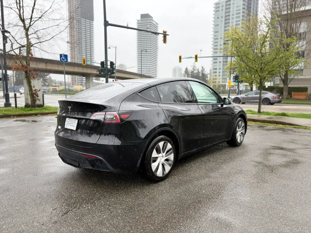 Tesla Model Y снимка Tesla Model Y