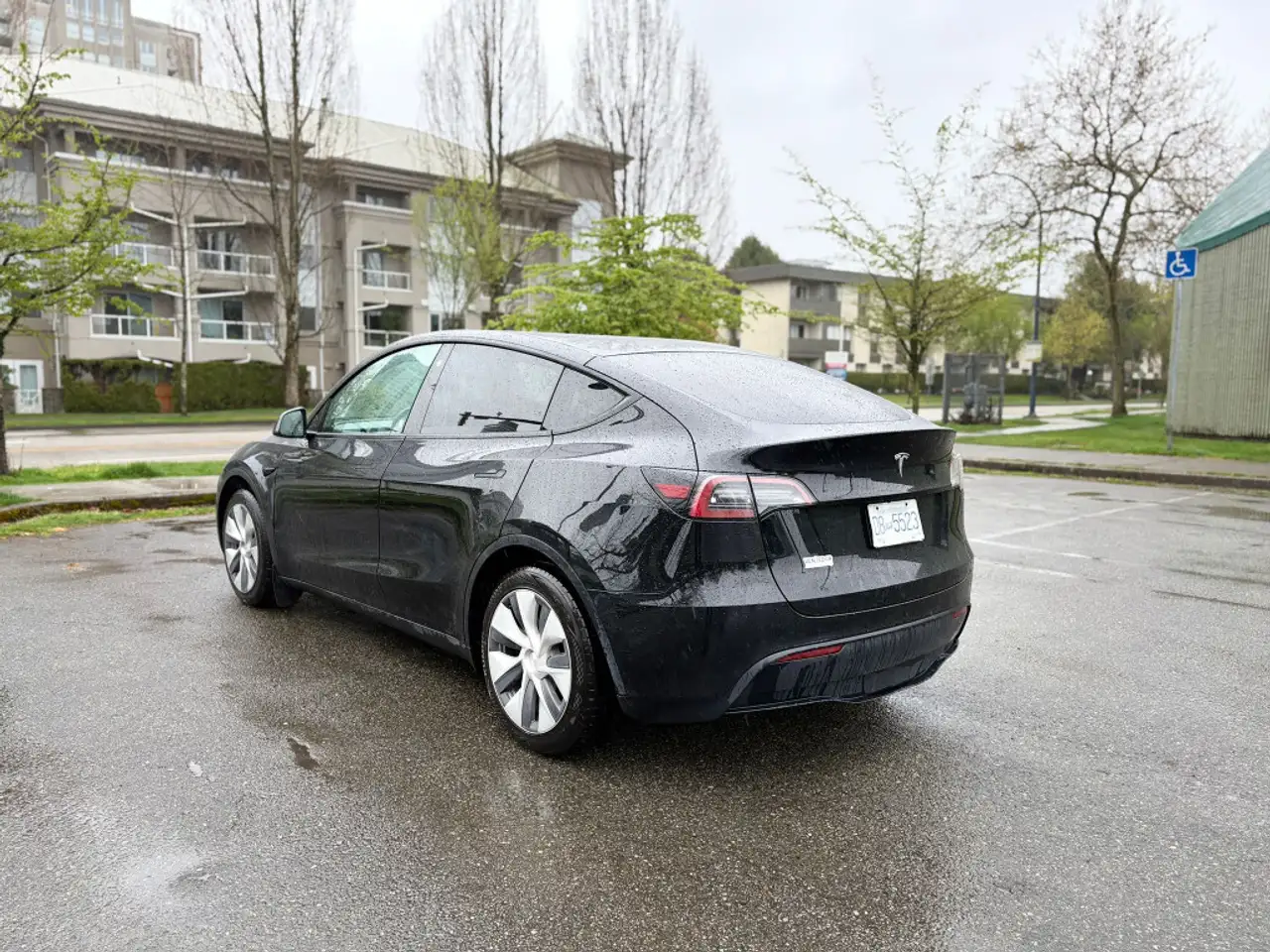 Tesla Model Y снимка Tesla Model Y