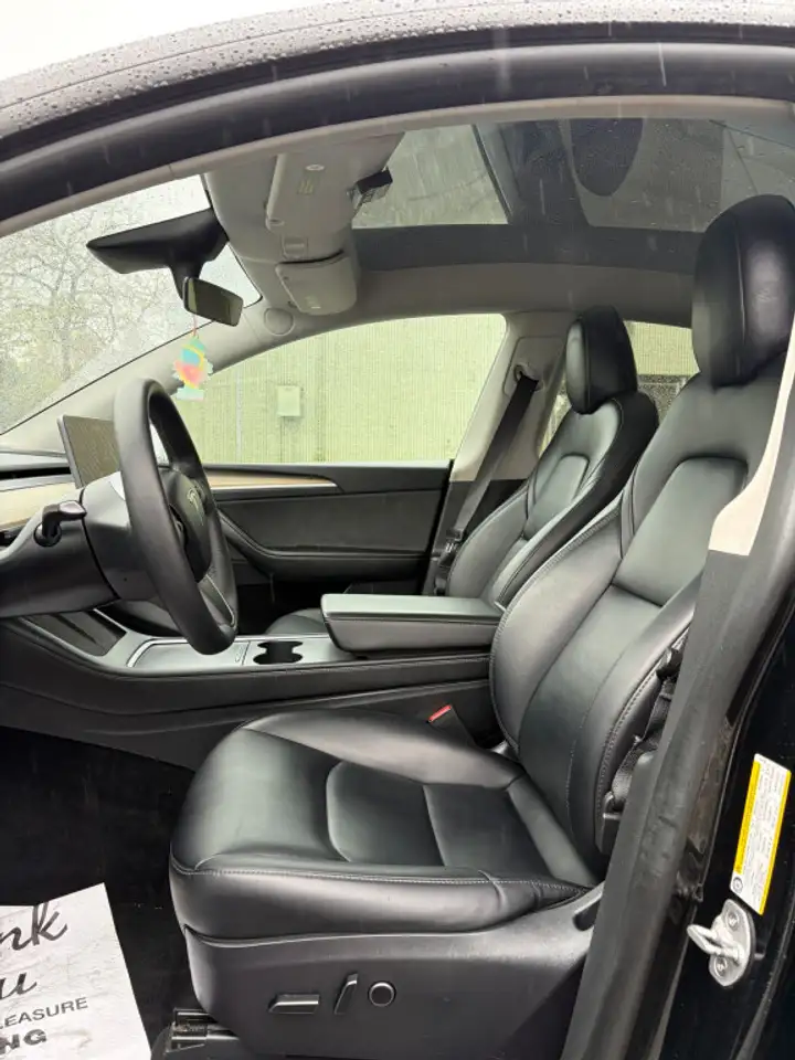 Tesla Model Y снимка Tesla Model Y