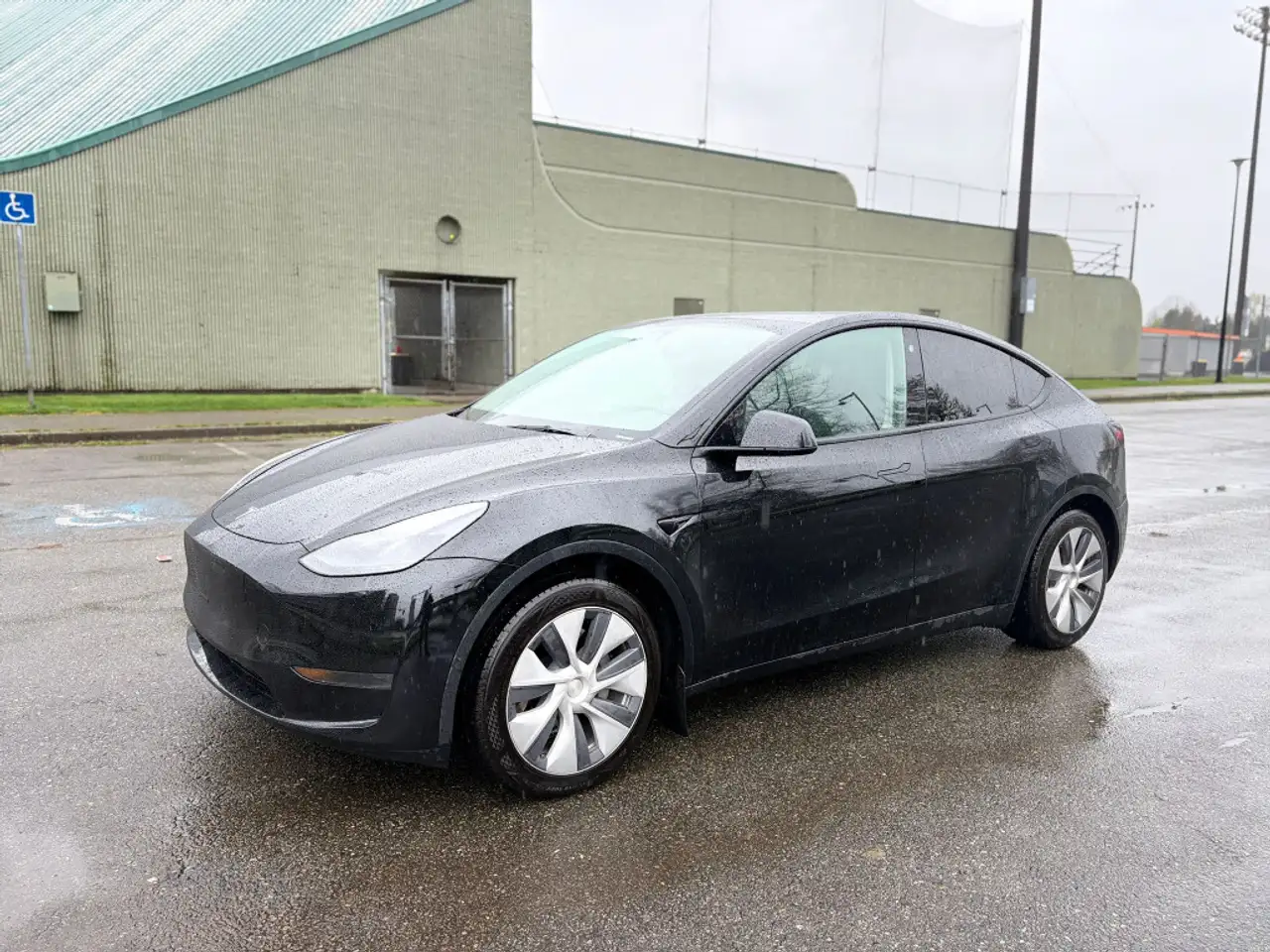 Tesla Model Y снимка Tesla Model Y