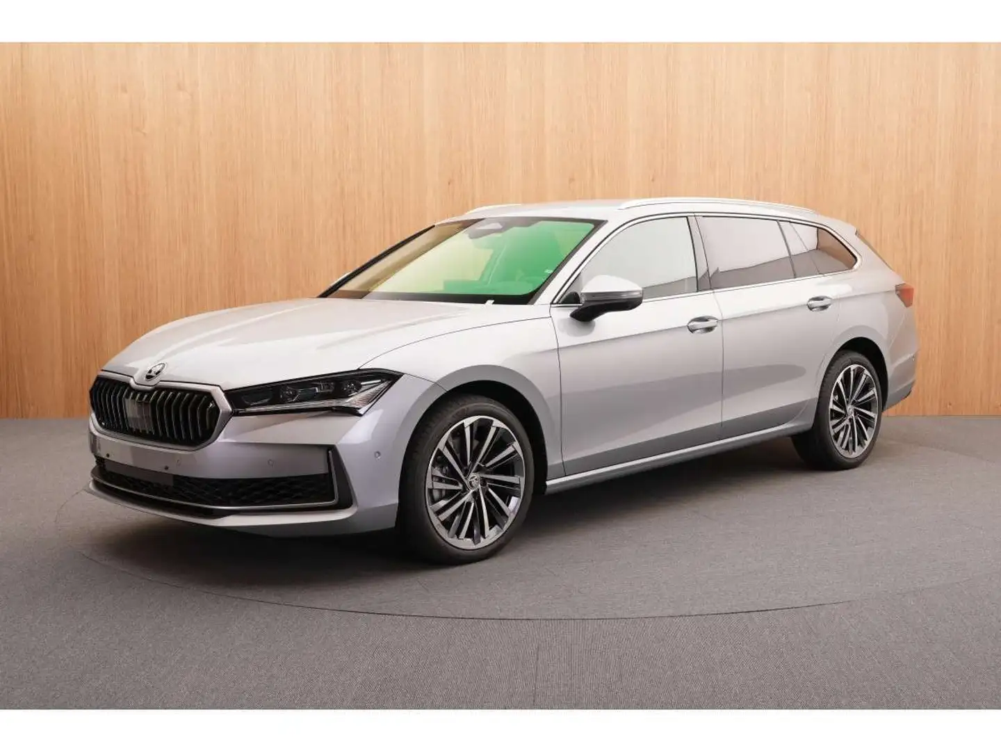 Skoda Superb Combi L\u0026K 2.0 TSI 4x4 DSG7 195kW-265CV - Attelage Gris - 1