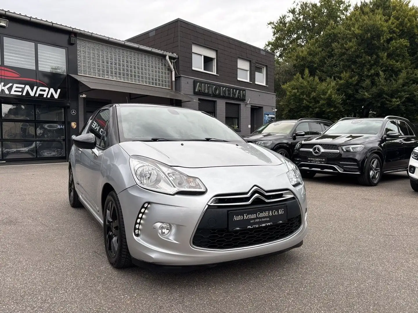 Citroen DS3 SoChic Navi/PDC/Klimaaut./Selection/NUR80TKM Silber - 1