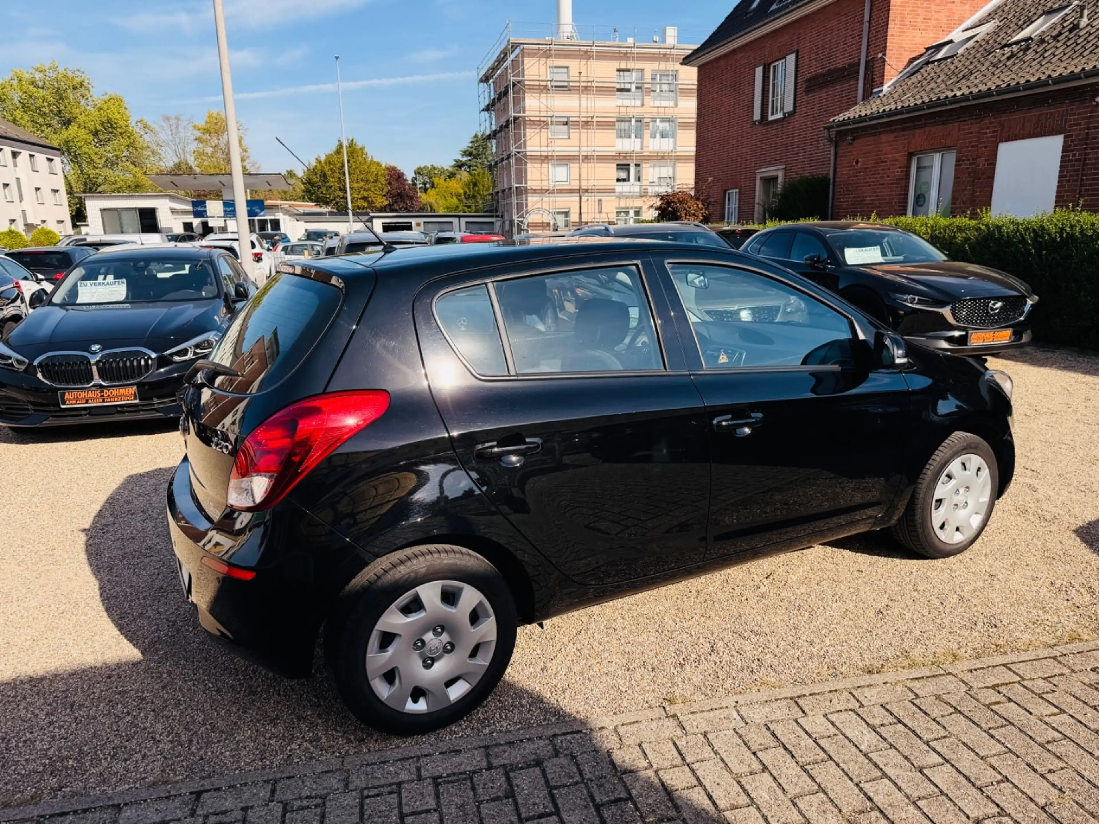 Hyundai i20 Trend aus 1 Hand echte KM Scheckheft+Klima — photo 14
