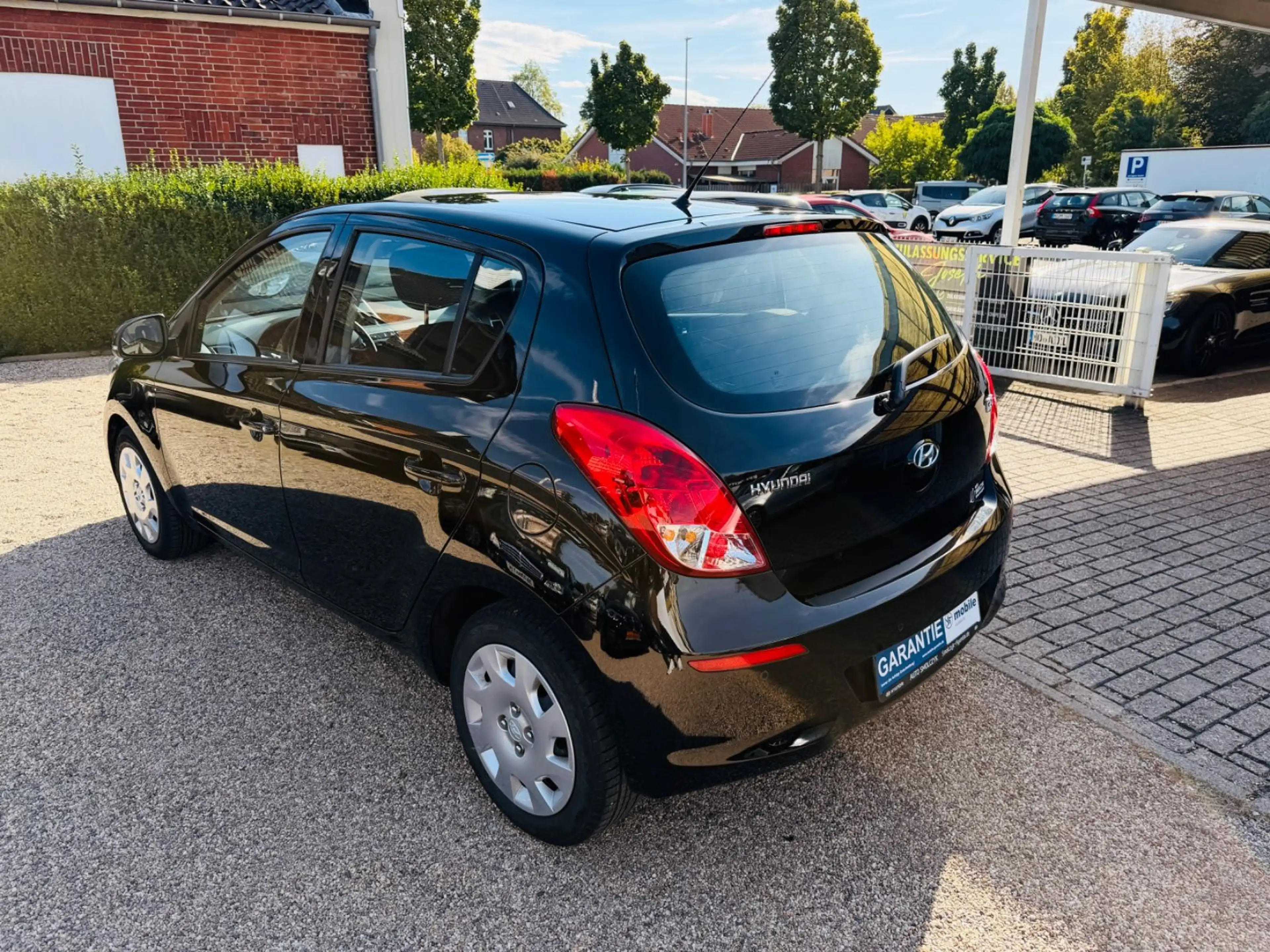 Hyundai i20 Trend aus 1 Hand echte KM Scheckheft+Klima — photo 5