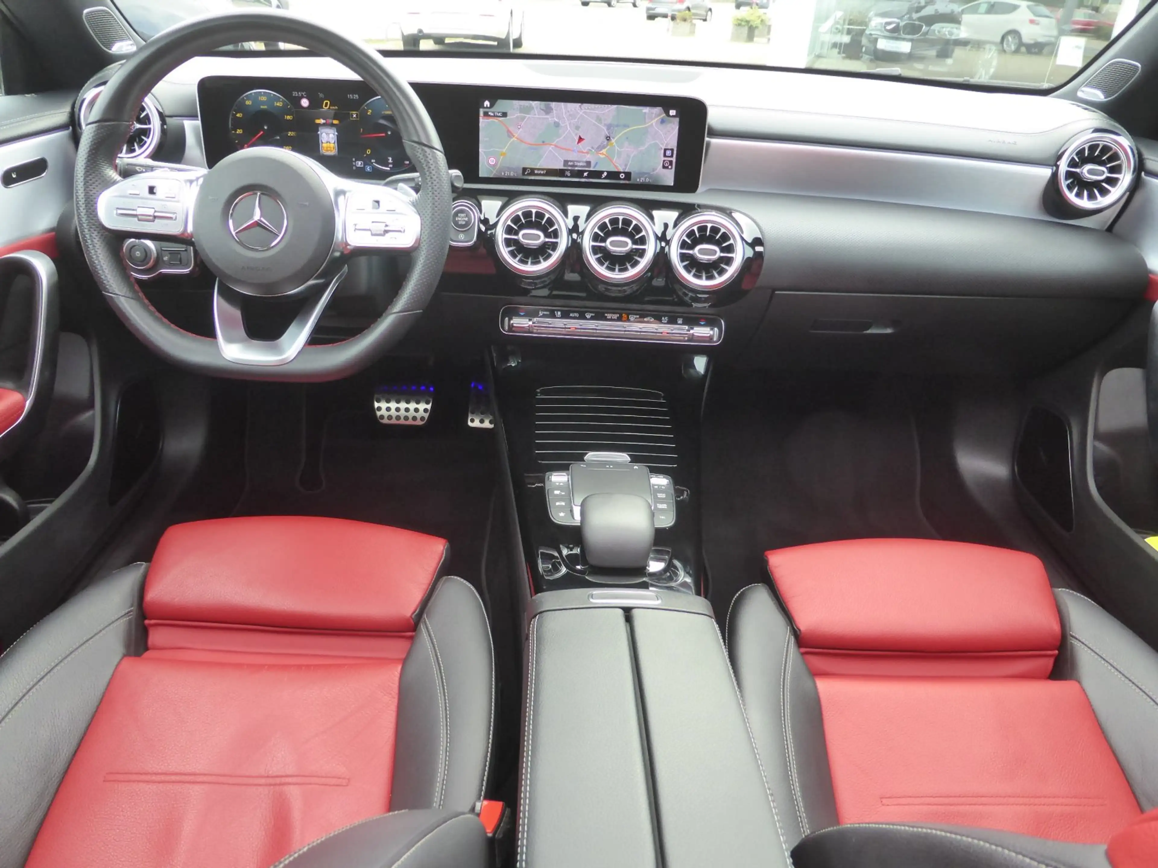 Mercedes-Benz CLA 220 d Shooting Brake AMG Line Standhzg/Pano/LED/Navi/A — photo 6