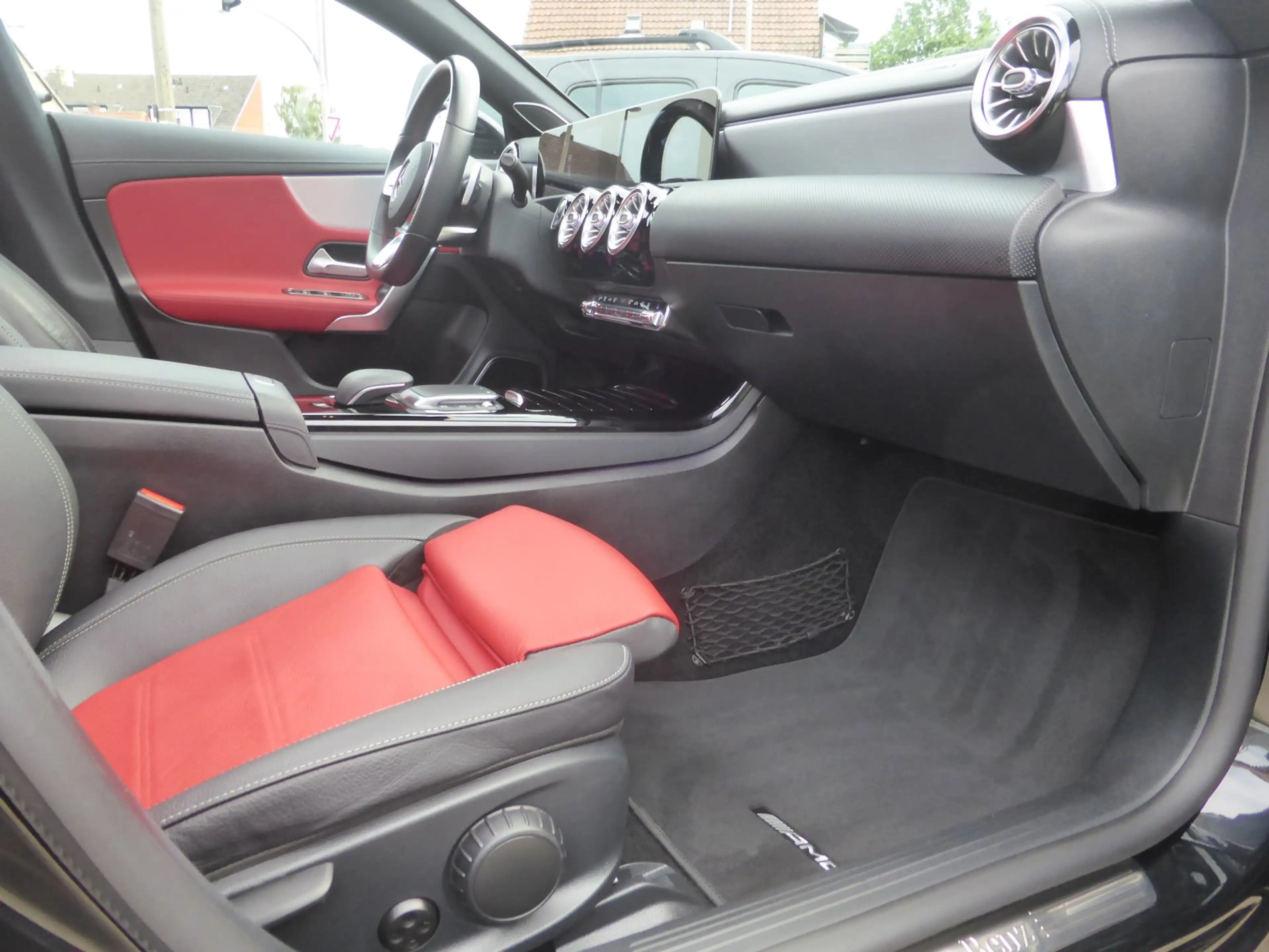 Mercedes-Benz CLA 220 d Shooting Brake AMG Line Standhzg/Pano/LED/Navi/A — photo 3