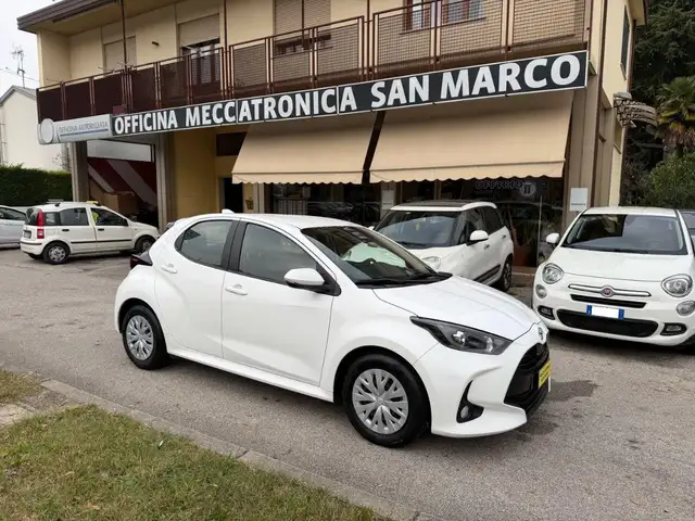 Toyota Yaris 1.0 72 CV 5p. Active #NESSUNOBBLIGOFINANZIAMENTO