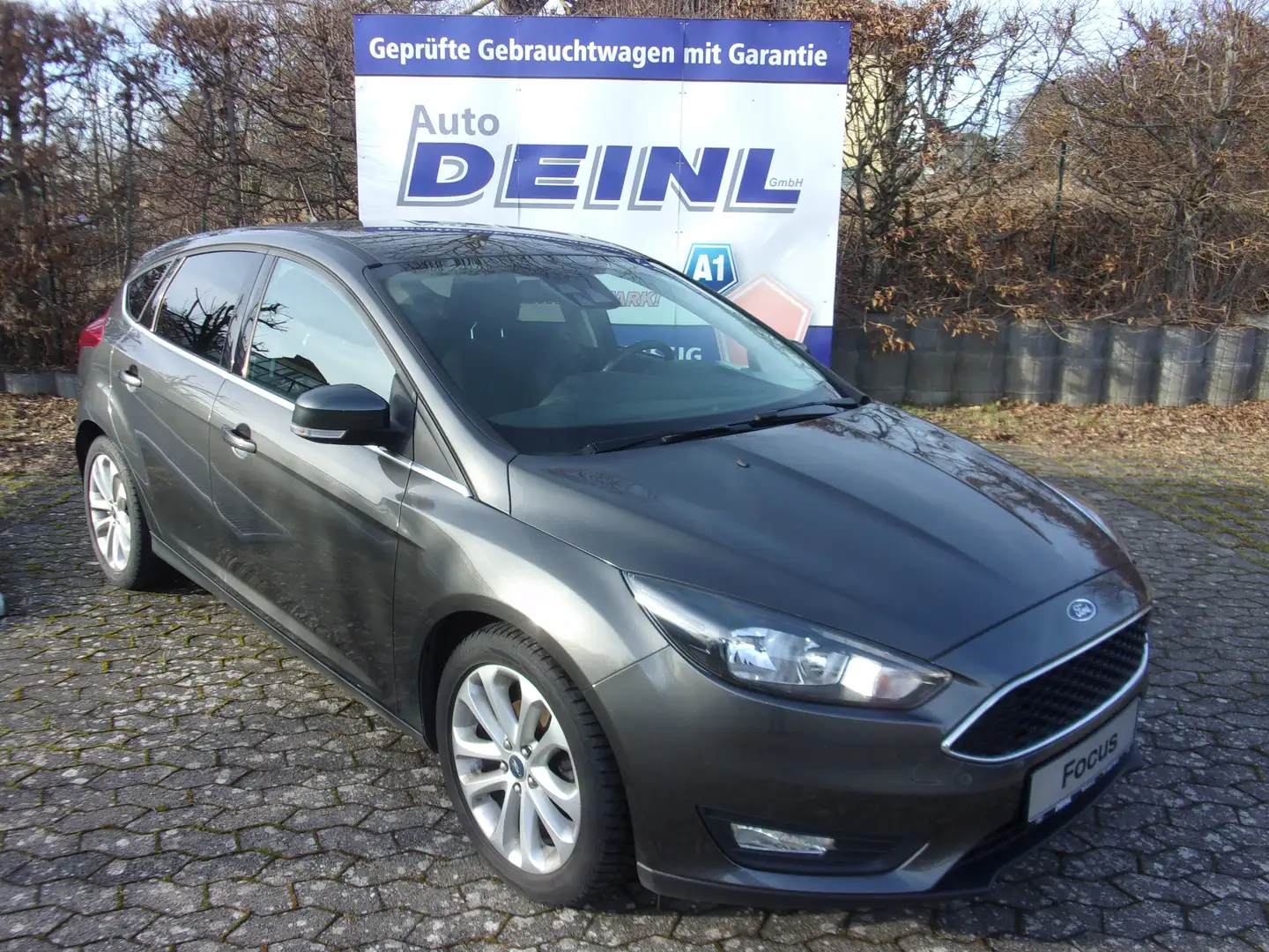 Ford Focus Cool & Connect / Alu Sommer -und Winterräder Grau - 1