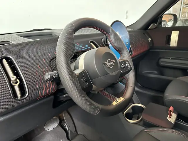 Mini Countryman view 8