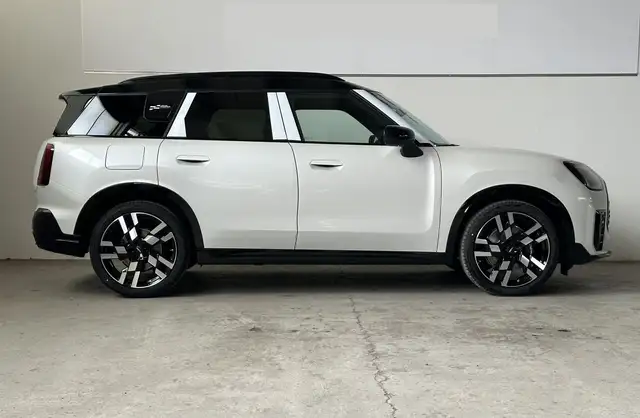 Mini Countryman view 5