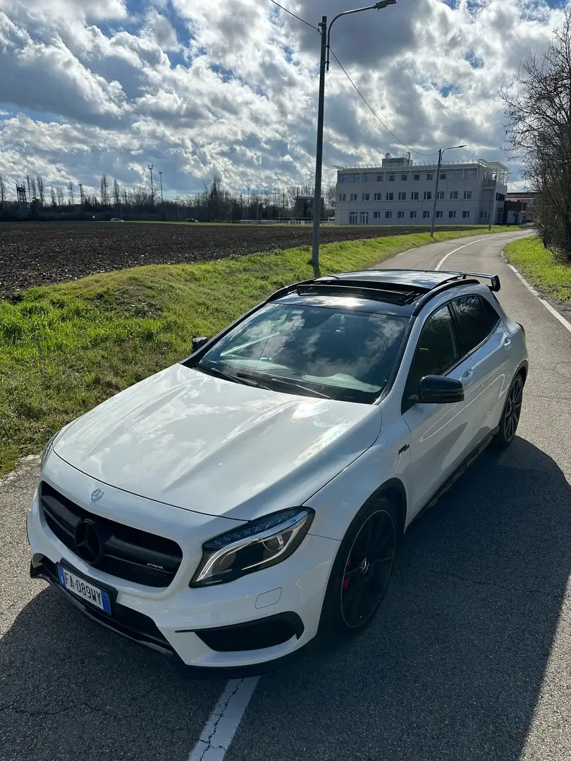 Mercedes-Benz GLA 45 AMG 4matic 381cv auto Bílá - 1