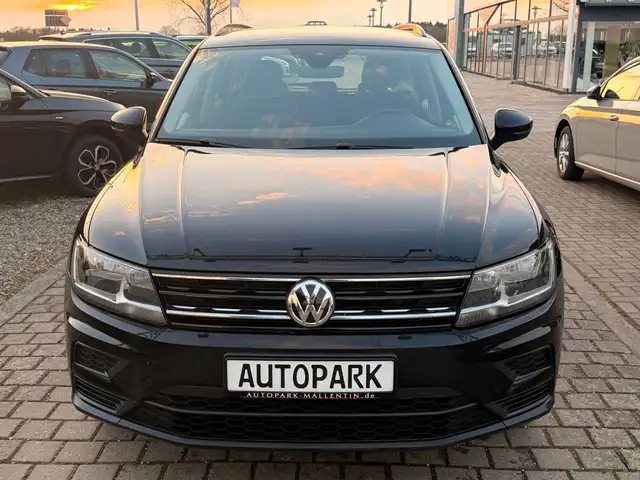Volkswagen Tiguan view 2