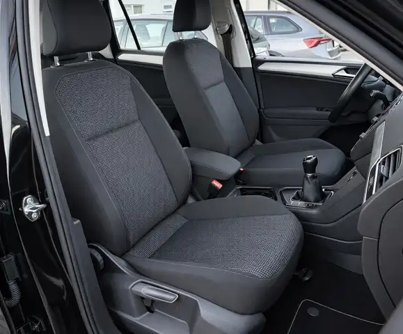 Volkswagen Tiguan view 9