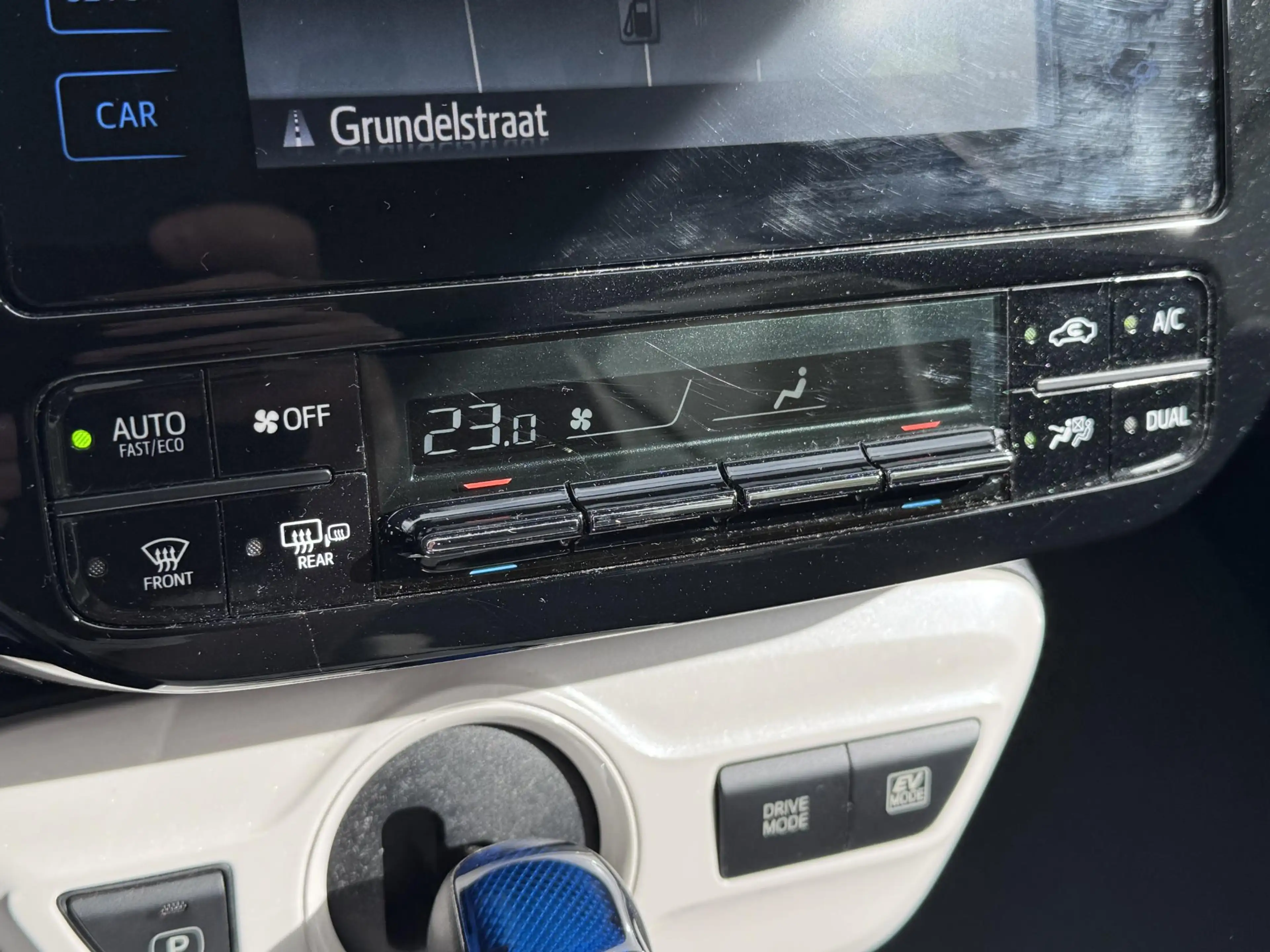 Toyota Prius 1.8 HYBRID FIRST EDITION NAVI STOELVERW AFN-TREKHA — photo 18