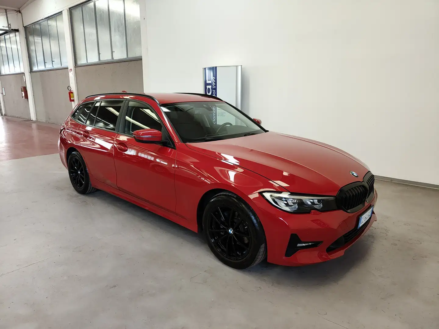 BMW 318 d 48V Touring auto Cruise Navi Fari LED DAB Rot - 2