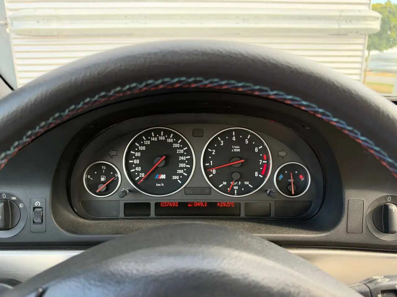 BMW M5, foto 11