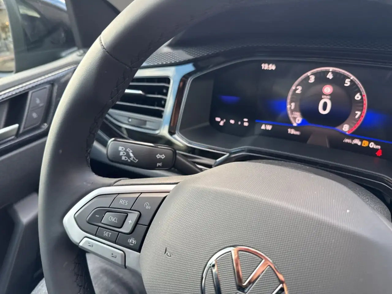 Volkswagen Taigo Life 1,0 l TSI Navi Digitales Cockpit LED Blendfre 12