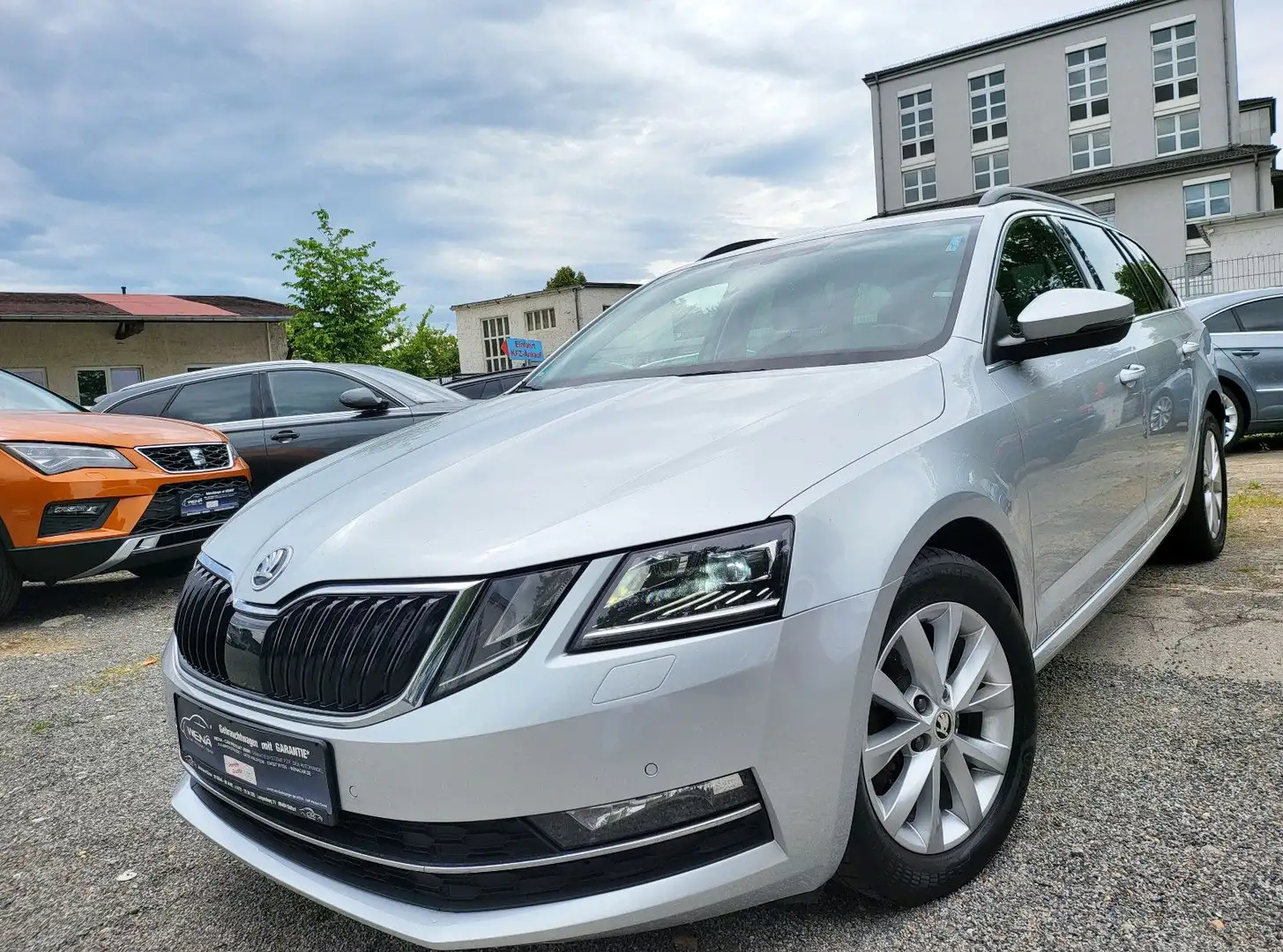 Skoda Octavia Combi Style 4x4 Silber - 1
