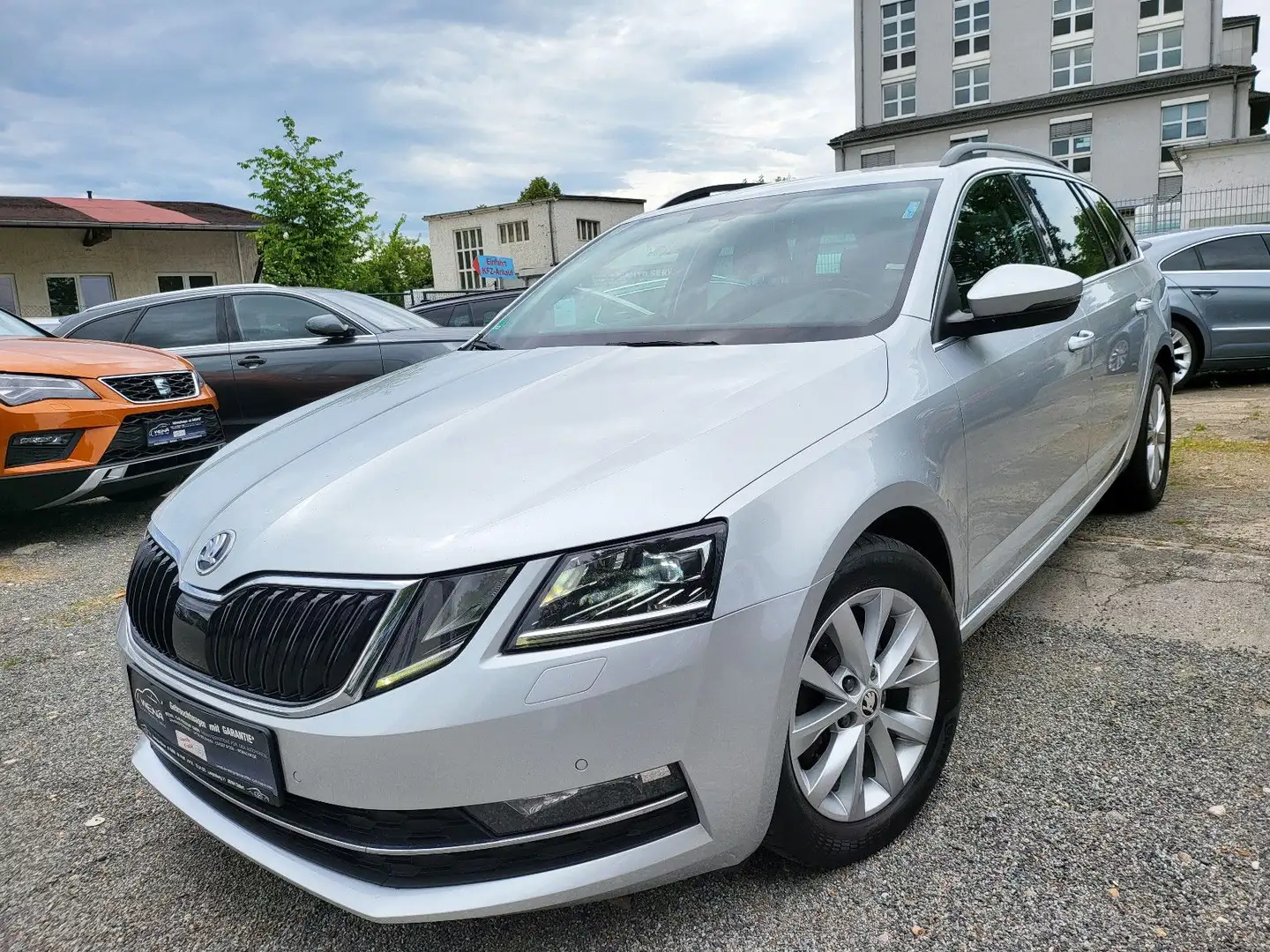 Skoda Octavia Combi Style 4x4 Silber - 2