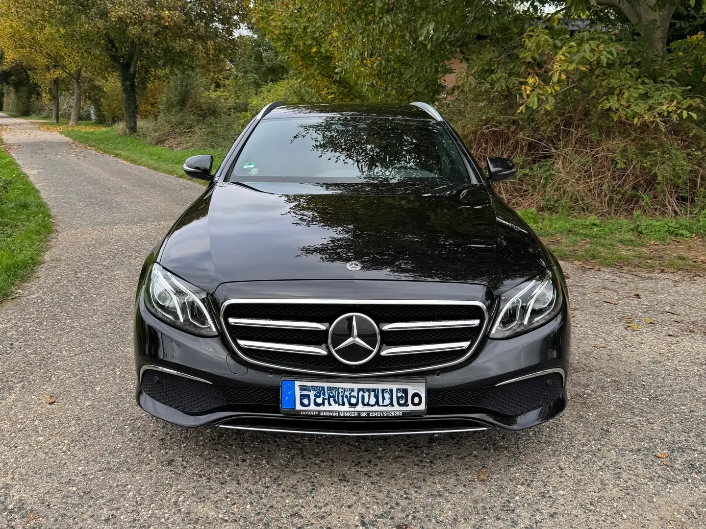 Mercedes-Benz E 300 E 300 d T 9G-TRONIC Schwarz - 2