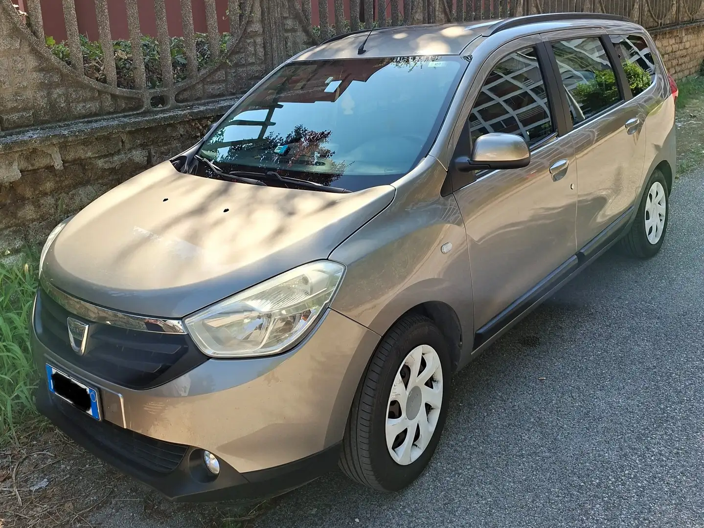 Dacia Lodgy Lodgy 1.6 Laurete c/ecomode Gpl 85cv 7posti Beige - 1