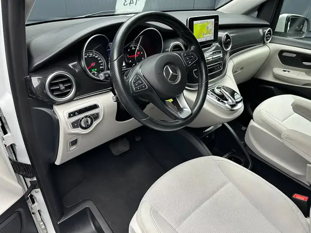 Mercedes-Benz 250 view 15
