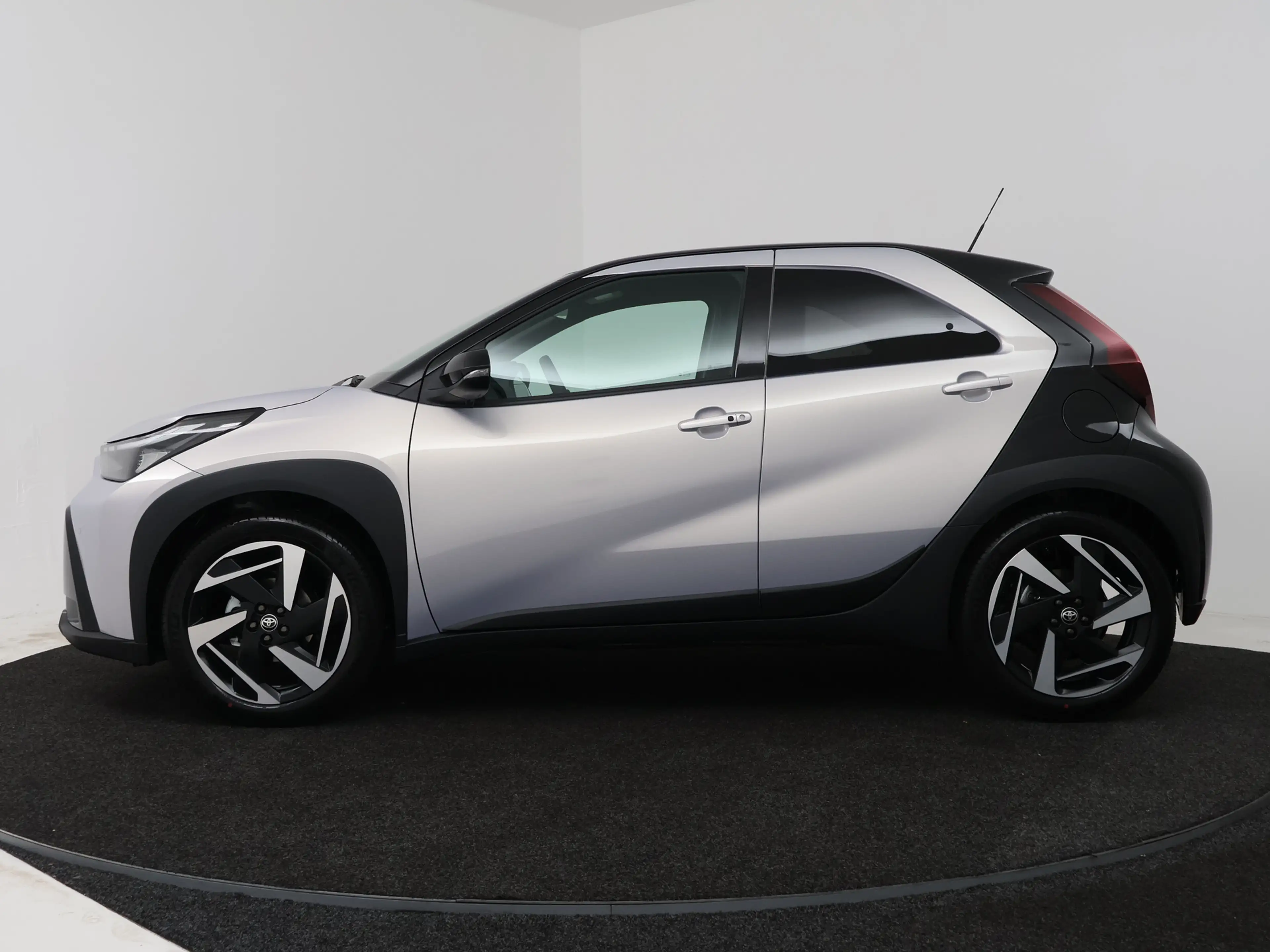 Toyota Aygo X Hybrid 115 envy IVN 1595418 — photo 3